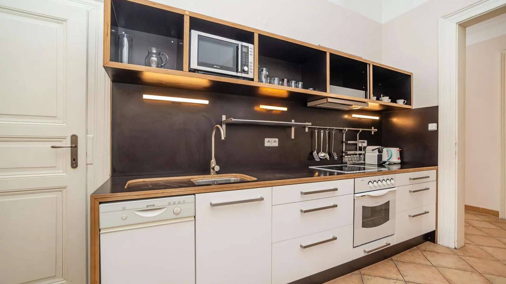 Large And Modern Apartment In The Heart Of Praga