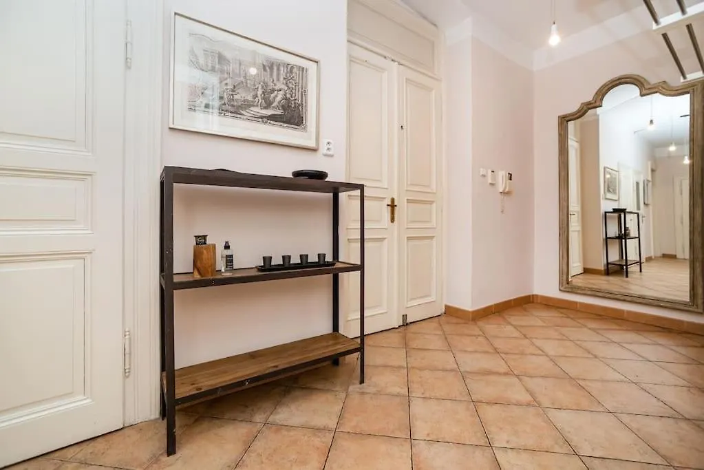 Large And Modern Apartment In The Heart Of Praga Czechy