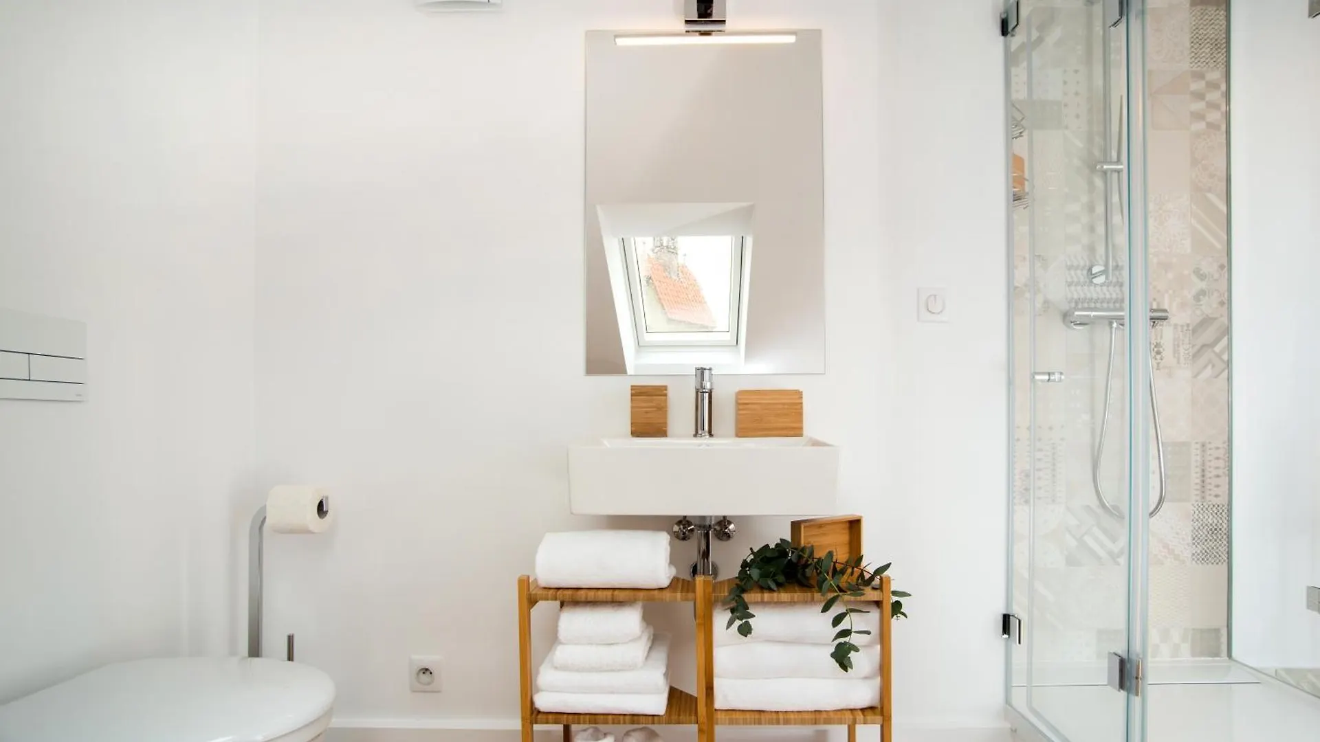 Large And Modern Apartment In The Heart Of Praga