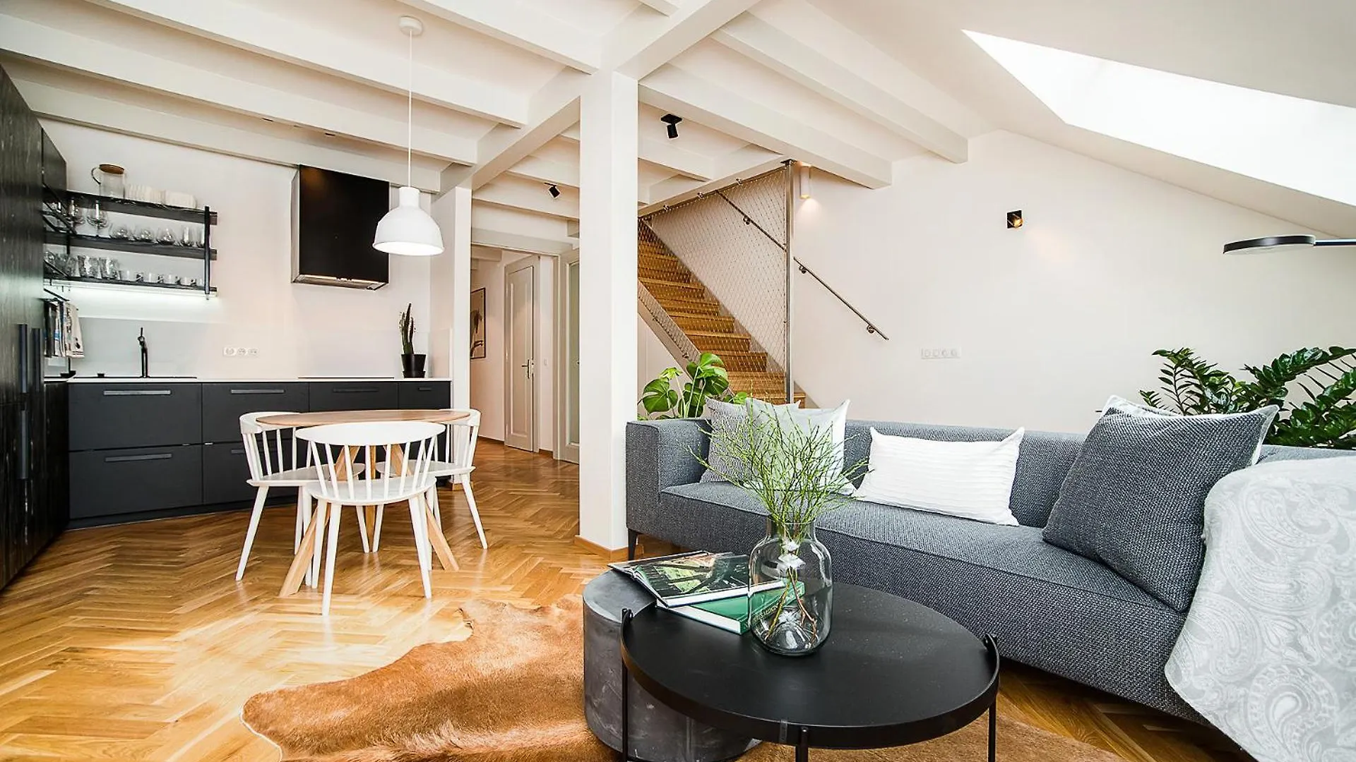 Large And Modern Apartment In The Heart Of Praga