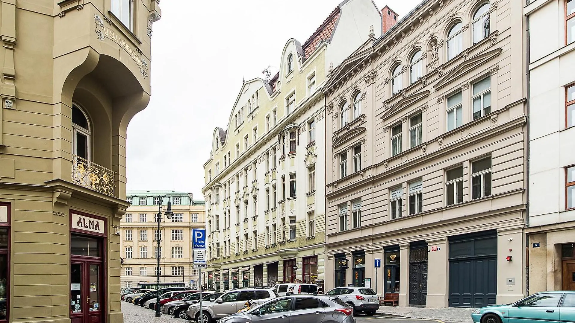 Large And Modern Apartment In The Heart Of Prague Czech Republic
