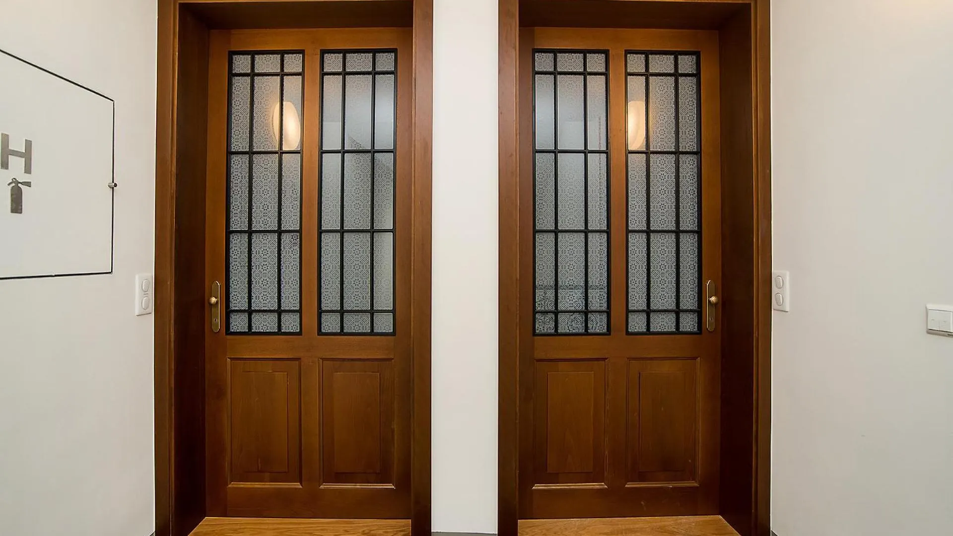 Large And Modern Apartment In The Heart Of 프라하